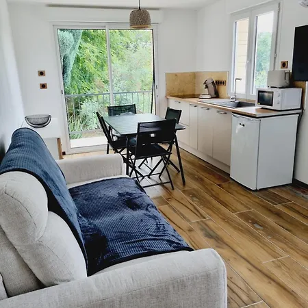 Maisonnette En Bord De Riviere *