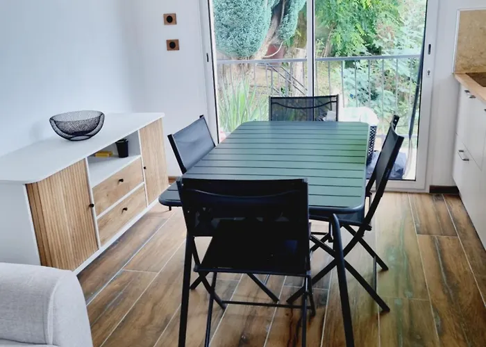 Maisonnette En Bord De Riviere *